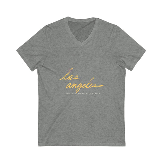 Todo héroe necesita una mano amiga | Camiseta unisex con cuello en V